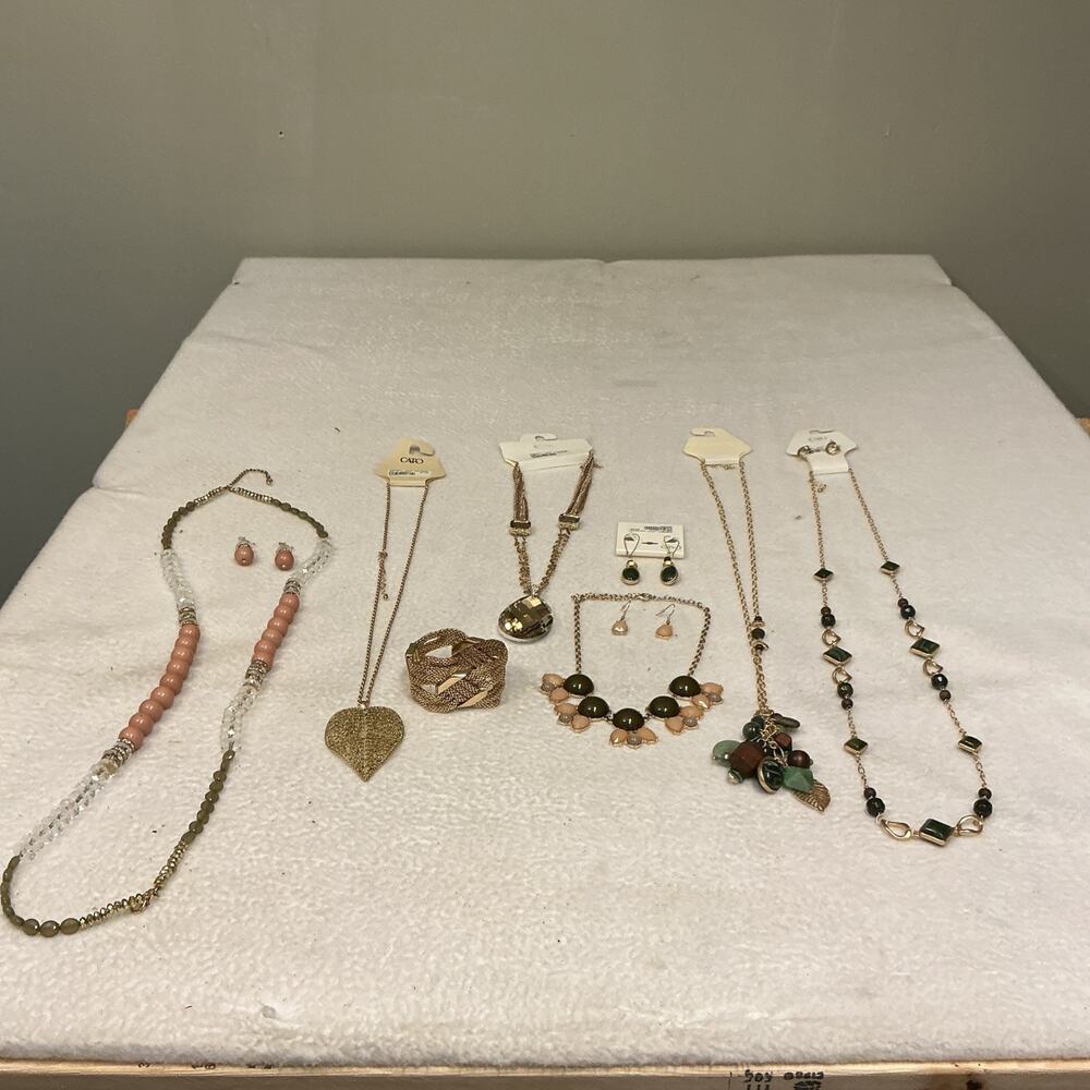 mixed jewelry lot NWT Pink Gold Green And Brown Necklace Earrings Bracelet 3499
